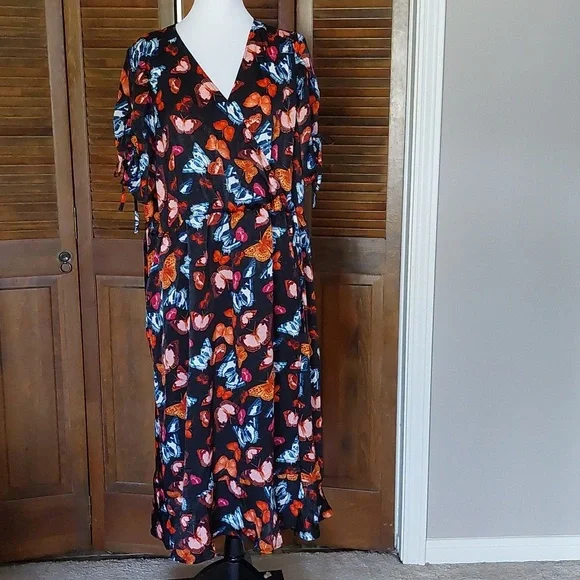 NWT Torrid Black Midi Brushed Charmeuse Butterfly Wrap Dress Sz 2X - Picture 5 of 16